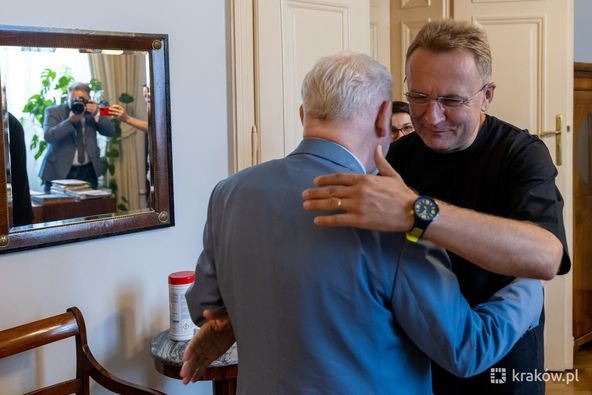 311567492_959013812168160_27552572850309