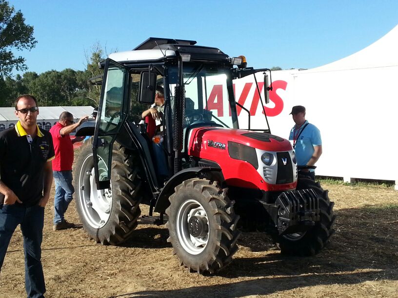 20130904_valtra_small_a.jpg