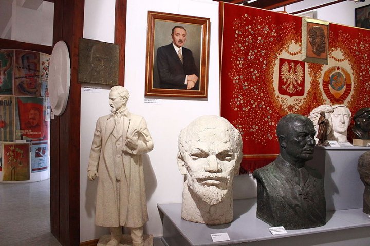 File:Kozłówka-muzeum komunizmu 4.JPG
