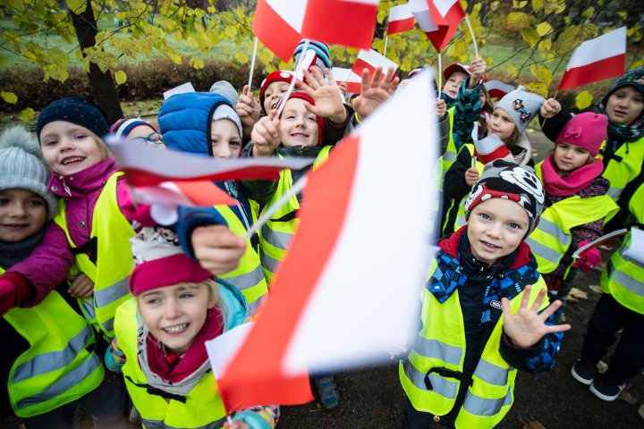 Jak współcześnie uczyć dzieci patriotyzmu?