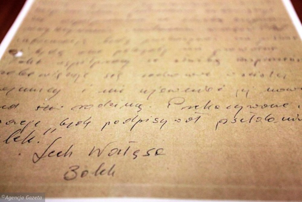 z19662112IH,IPN-udostepnia-teczki--Bolka--.jpg'