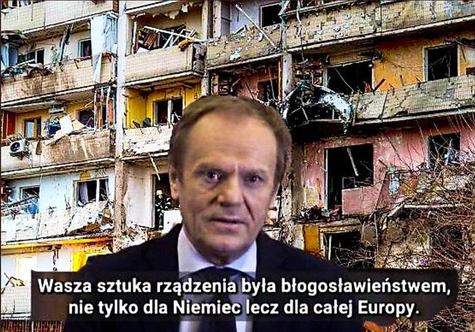 FT4VKfXX0AI6FUX?format=jpg&name=small