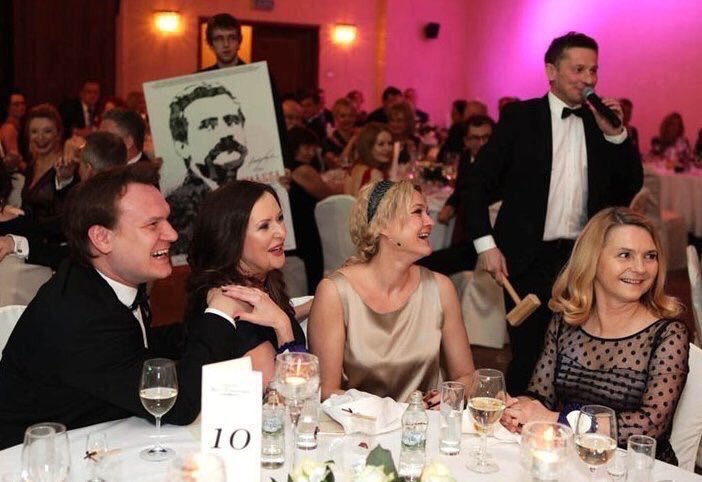 EU8M71ZWkAMM4iG?format=jpg&name=900x900