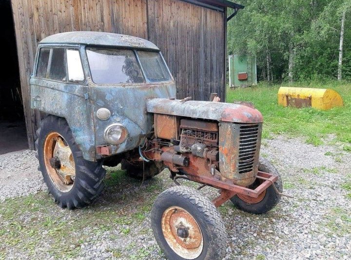 Może być zdjęciem przedstawiającym ciągnik i pług śnieżny