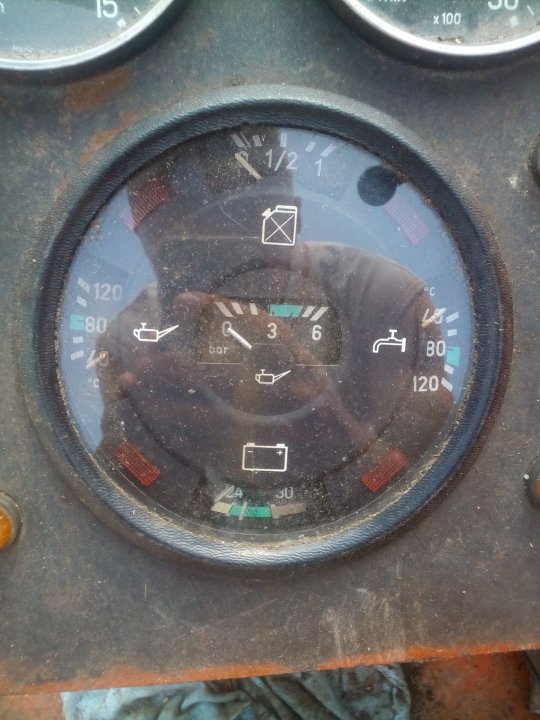 Znalezione obrazy dla zapytania: zegar zespolony bizon z056