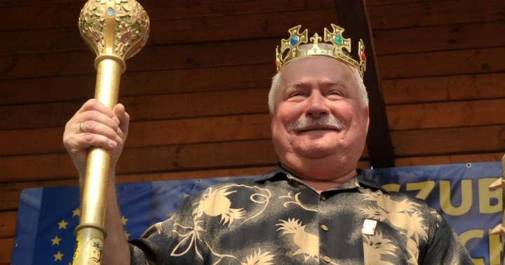 Były prezydent Lech Wałęsa królem - pił piwo
