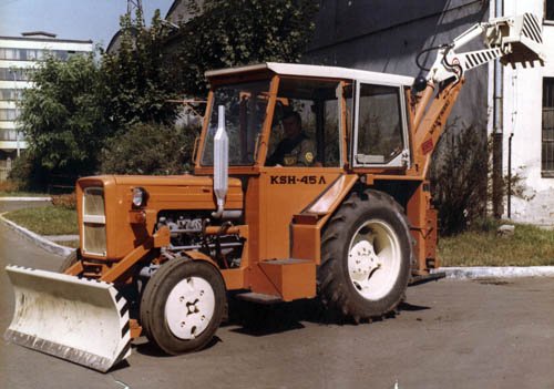 Znalezione obrazy dla zapytania: koparko spycharka ostrowek"