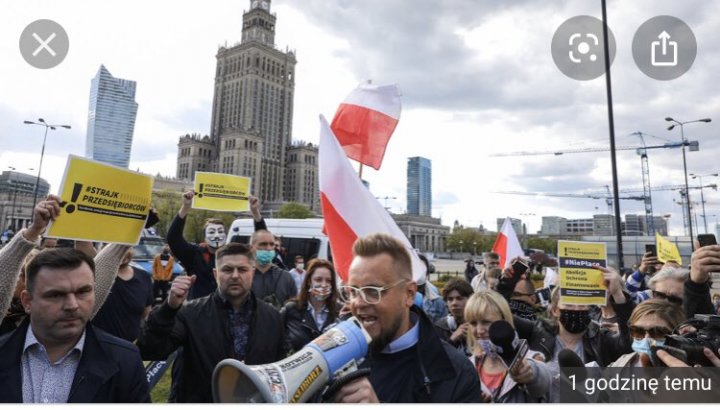 EXb8nNaXQAUd-4K?format=jpg&name=900x900