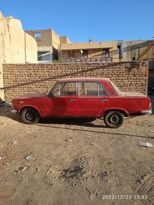 Może być zdjęciem przedstawiającym samochód i na świeżym powietrzu