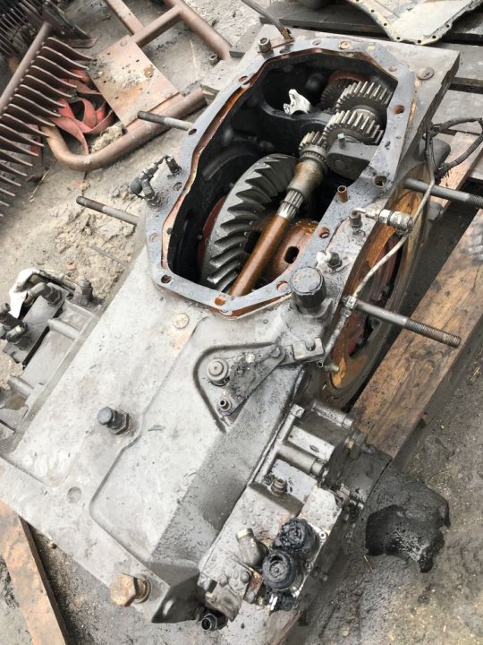 Claas arion 550 czesci skrzynia most