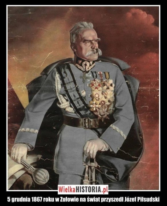 Może być zdjęciem przedstawiającym 1 osoba i tekst „UMSIRARI Wielka aHISTORIA.pl 5 grudnia 1867 roku W Zułowie na świat przyszedł Józef Piłsudski”