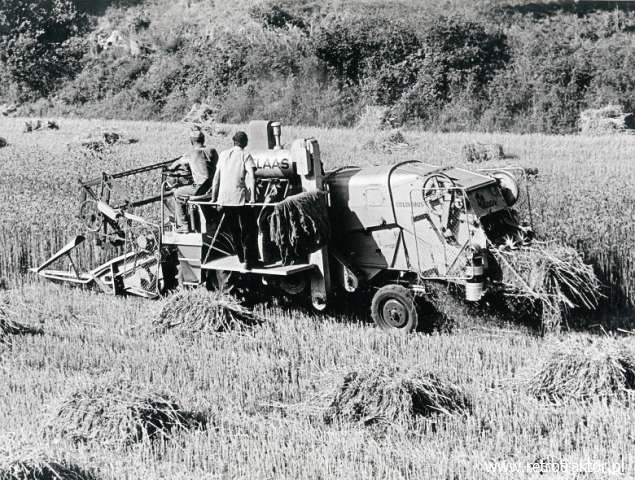 Znalezione obrazy dla zapytania kombajn zboÅ¼owy z prasÄ do sÅomy