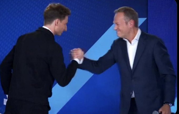 FWWV7a9WAAMwbaH?format=jpg&name=small