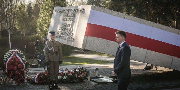 EVO4iSOU0AAMdAd?format=jpg%26name=large&