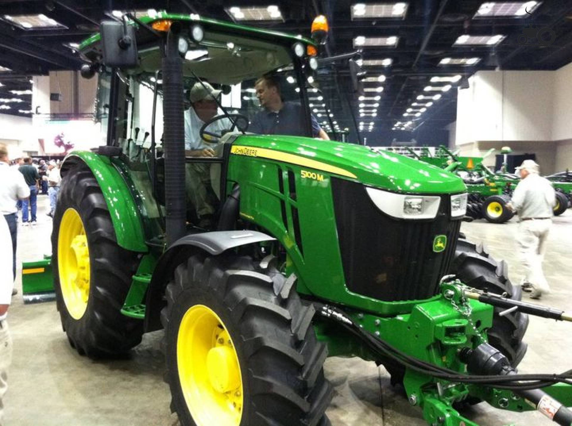 531775-5100r-john-deere.jpg