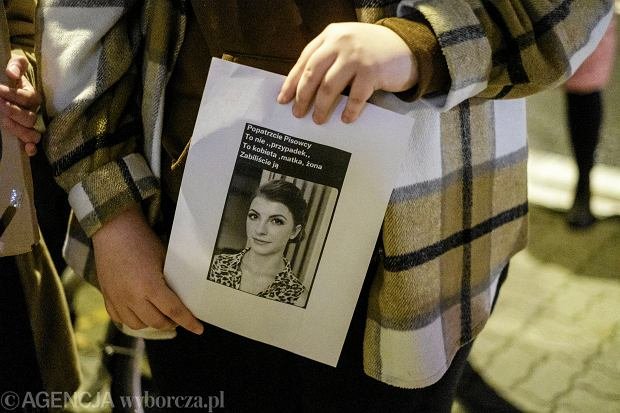 Ani jednej więcej! Marsz dla Izy". W sobotę manifestacje w całej Polsce.  "Musimy pobyć razem w złości"