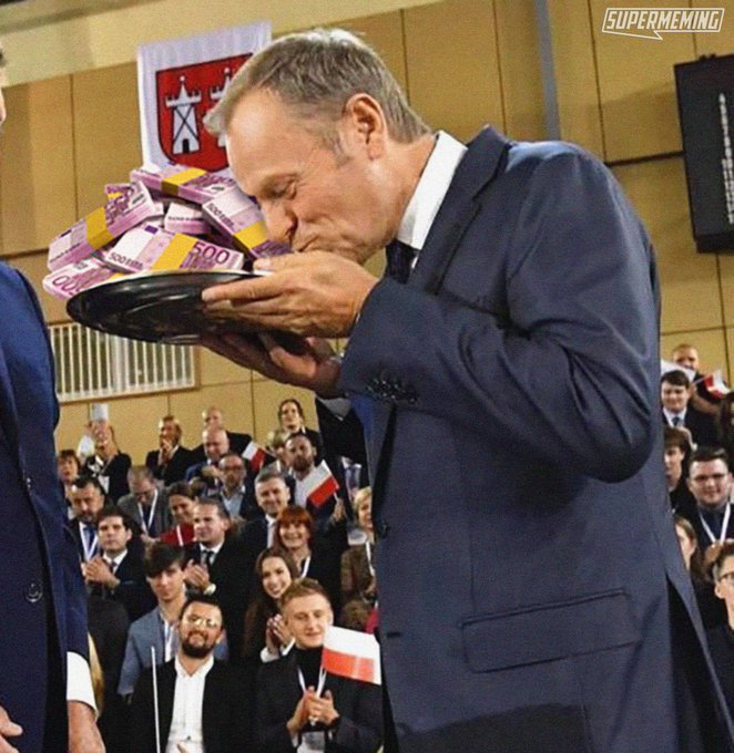 FfdZ-VqX0AIFnLm?format=jpg&name=small