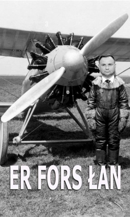 Może być zdjęciem przedstawiającym 1 osoba, samolot, na świeżym powietrzu i tekst „ER FORS ŁAN”