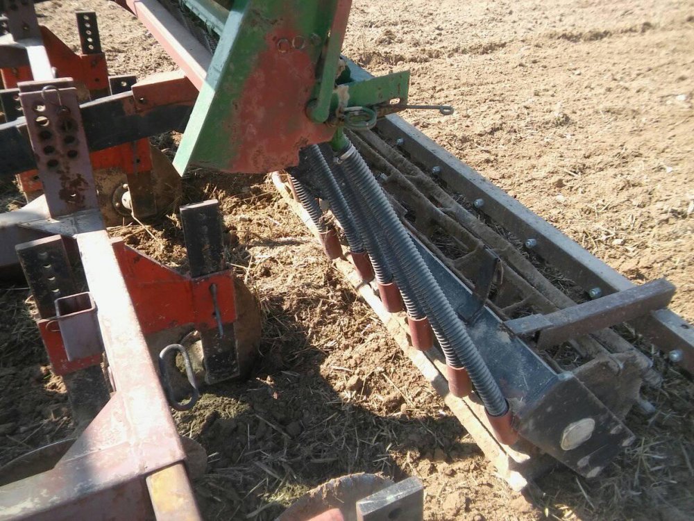 39751973_1954365631290874_78123879033041