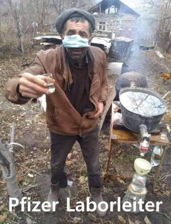 Może być zdjęciem przedstawiającym co najmniej jedna osoba, ludzie stoją, odzież wierzchnia i tekst „Pfizer Laborleiter”