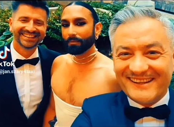 Może być zdjęciem przedstawiającym 2 osoby, broda i tekst