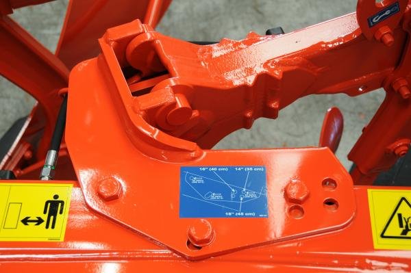 MASTER-153_Ploughing_Multi_width_0.jpg?itok=Ba-DJI4e