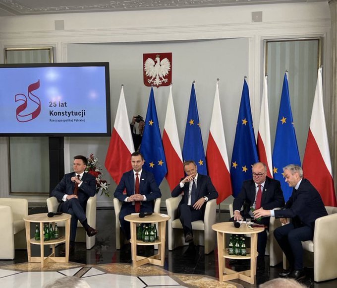 FPaYC9HXoAQpDXa?format=jpg&name=small