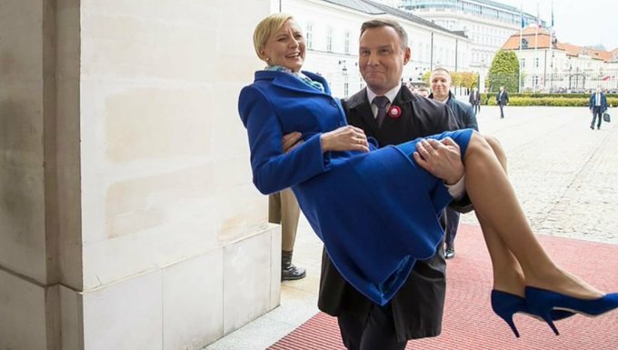 EYsAhi_WkAImcH_?format=jpg&name=small