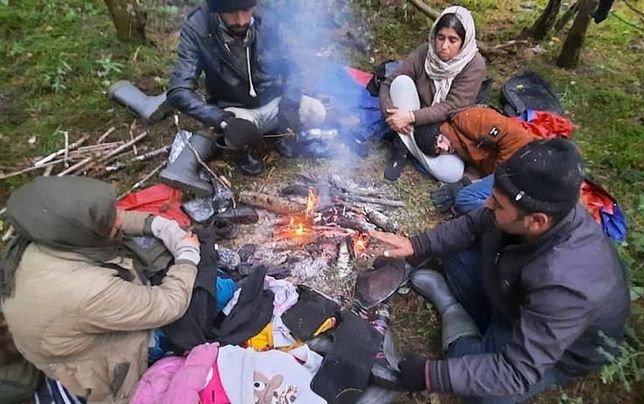 Stan wyjątkowy na granicy z Białorusią. Tym razem do dramacie migrantów piszą kurdyjskie media