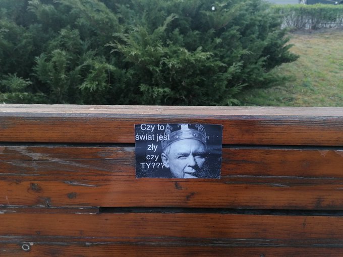 EVx5hE-XQAIVMNi?format=jpg&name=small