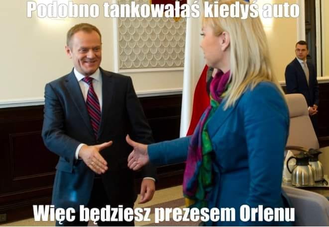 Może być zdjęciem przedstawiającym 3 osoby i tekst „Podobno tankowałaś kiedyÅ auto Więc będziesz prezesem Orlenu”