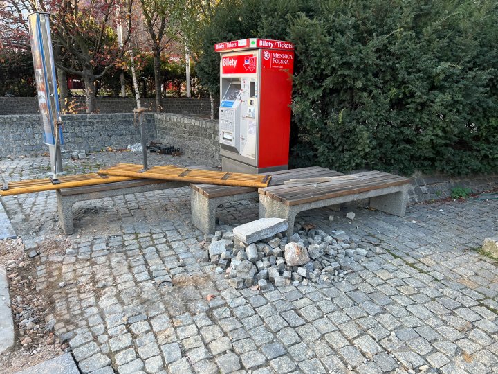 248999314_403952221193379_32288911611449