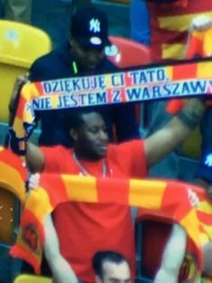 Może być zdjęciem przedstawiającym 1 osoba i tekst „DZIĘKUJE CI WARSZAW NIE JESTEM z”