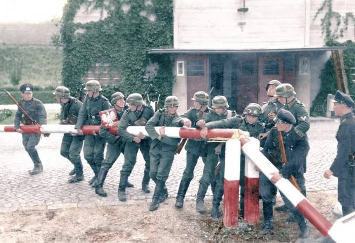 Może być zdjęciem przedstawiającym 1 osoba, stoi i na świeżym powietrzu