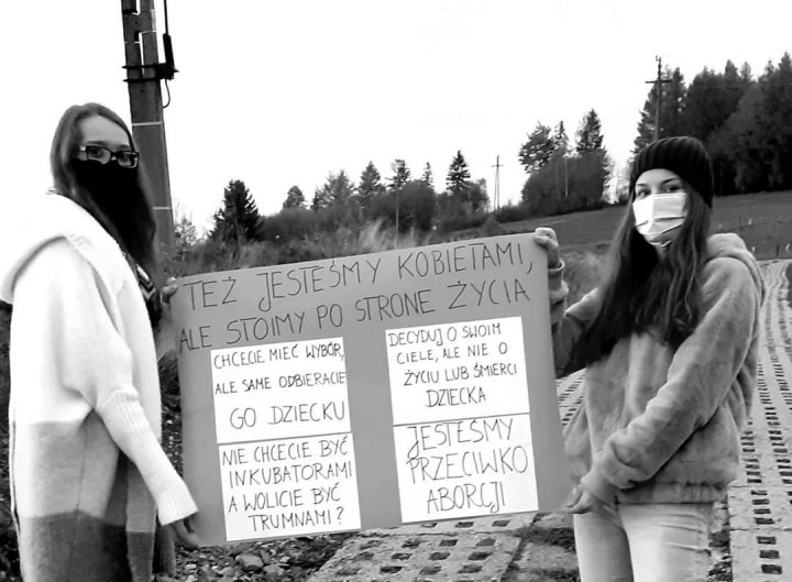 122793658_208796240732183_49002047451468