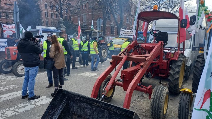 339604334_927985465189561_51206168498779