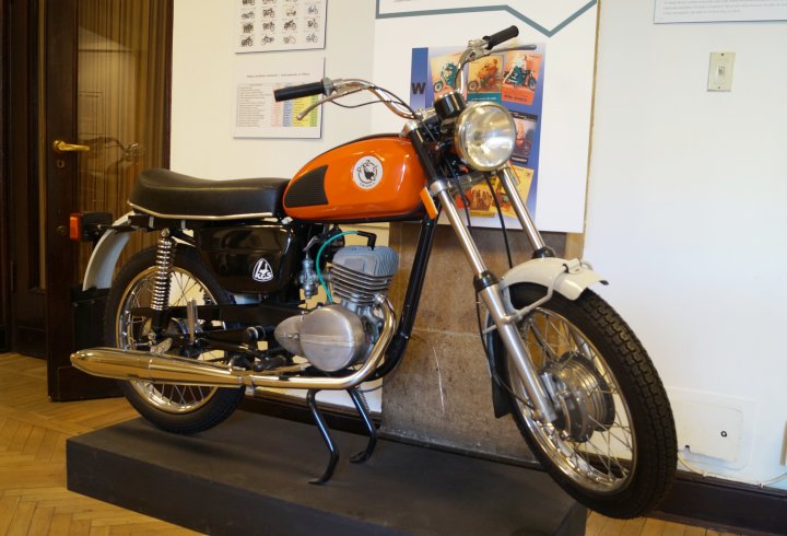 File:PZL-WSK 125 Kos - Muzeum Nauki i Techniki Warszawa.jpg - Wikimedia  Commons