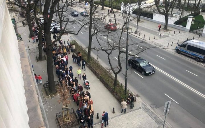 Znalezione obrazy dla zapytania kolejki do głosowania