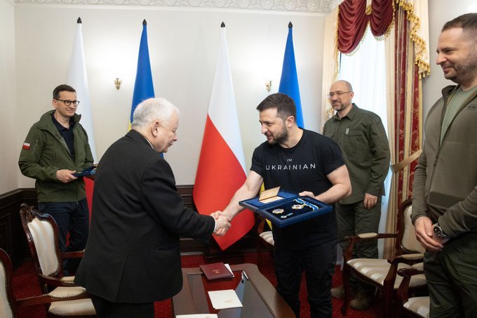 FUL3_jvWQAMEfqU?format=jpg&name=small