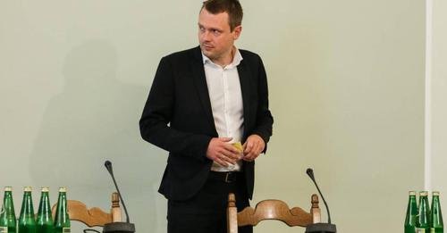 Michał Tusk z nową fuchą. Wysoki awans syna premiera po zaledwie kwartale w urzędzie marszałkowskim | Niezalezna.pl