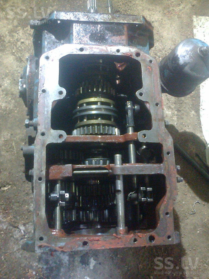 agricultural-machinery-tractors-wheeled-