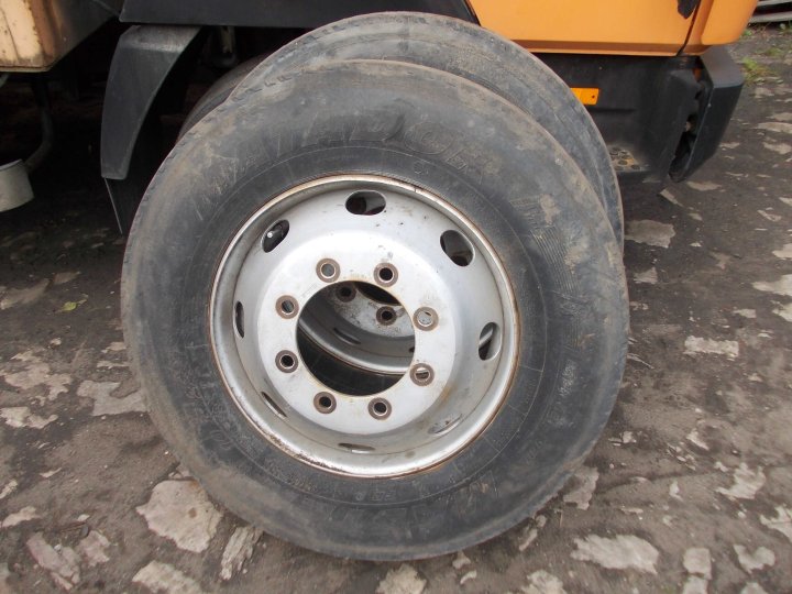 Opony koła 11 r22,5 xzy-2 felgi 22,5 na 8 szpilek star przyczepa Katowice  Dąb • OLX.pl