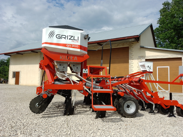 Może być zdjęciem przedstawiającym na świeżym powietrzu