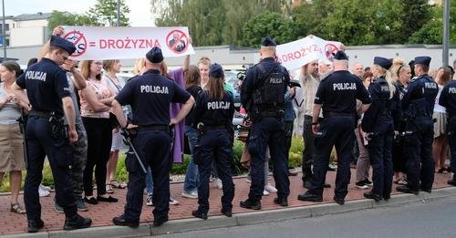 LANDSCAPE_1280&fb_obo=1&utld=tvn24.pl&st