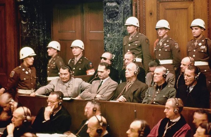 Może być zdjęciem przedstawiającym 15 osób