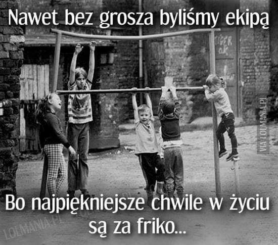 Może być zdjęciem przedstawiającym 5 osób, ludzie stoją, pomnik i tekst „Nawet bez grosza byliśmy ekipą K LOLMANIA.PL WA Bo najpiękniejsze chwile w życiu są za friko...”