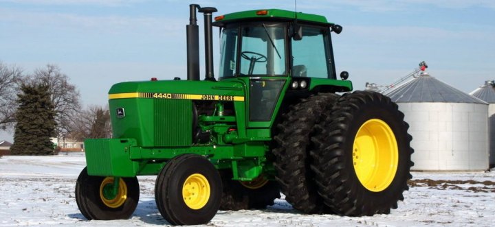 Amerykanie wolą kupować stare ciągniki. Mają rację