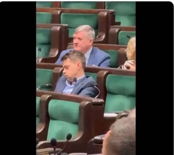 Może być zdjęciem przedstawiającym 3 osoby