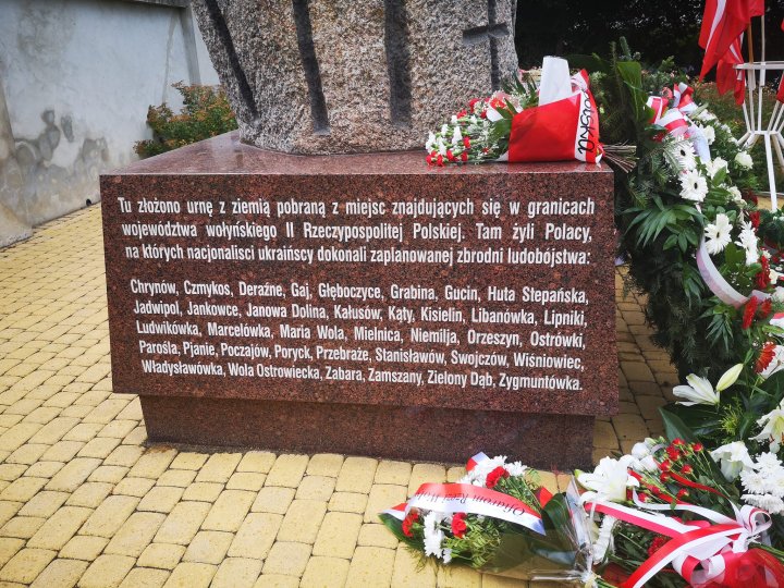 293417885_1180376322749360_1404883966575