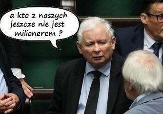 Może być memem przedstawiającym 3 osoby i tekst „a kto z naszych jeszcze nie jest milionerem ?”